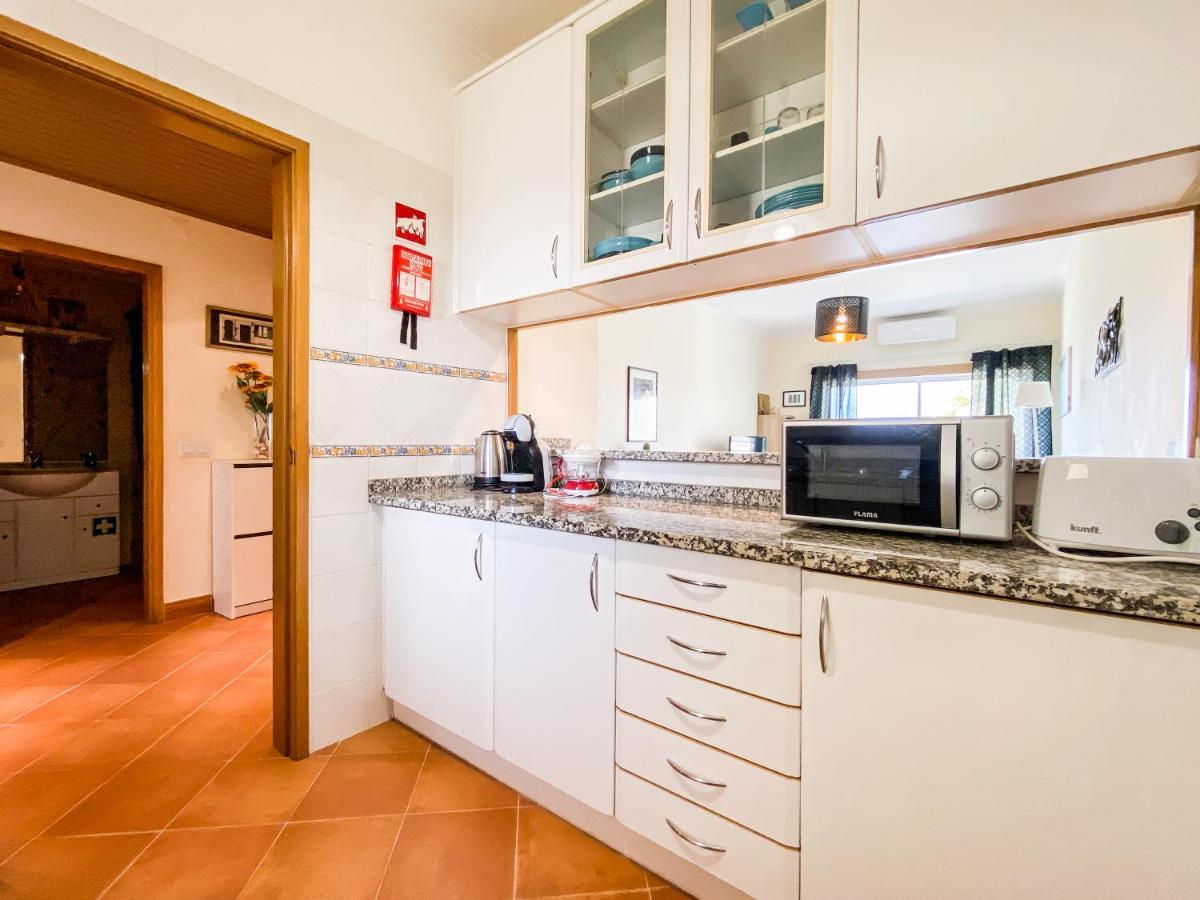 Sea View Apartment By Beach & Marina #1869 ลากอส ภายนอก รูปภาพ