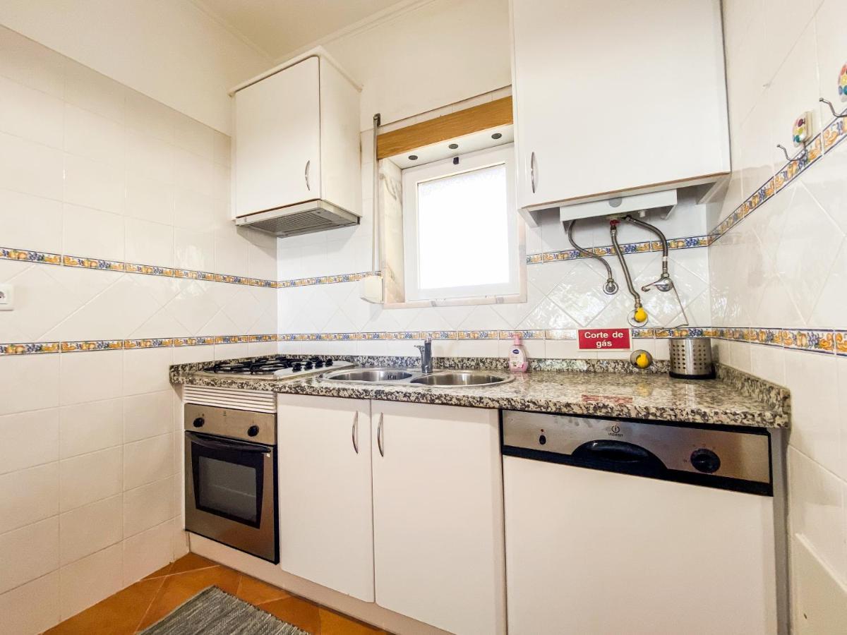 Sea View Apartment By Beach & Marina #1869 ลากอส ภายนอก รูปภาพ