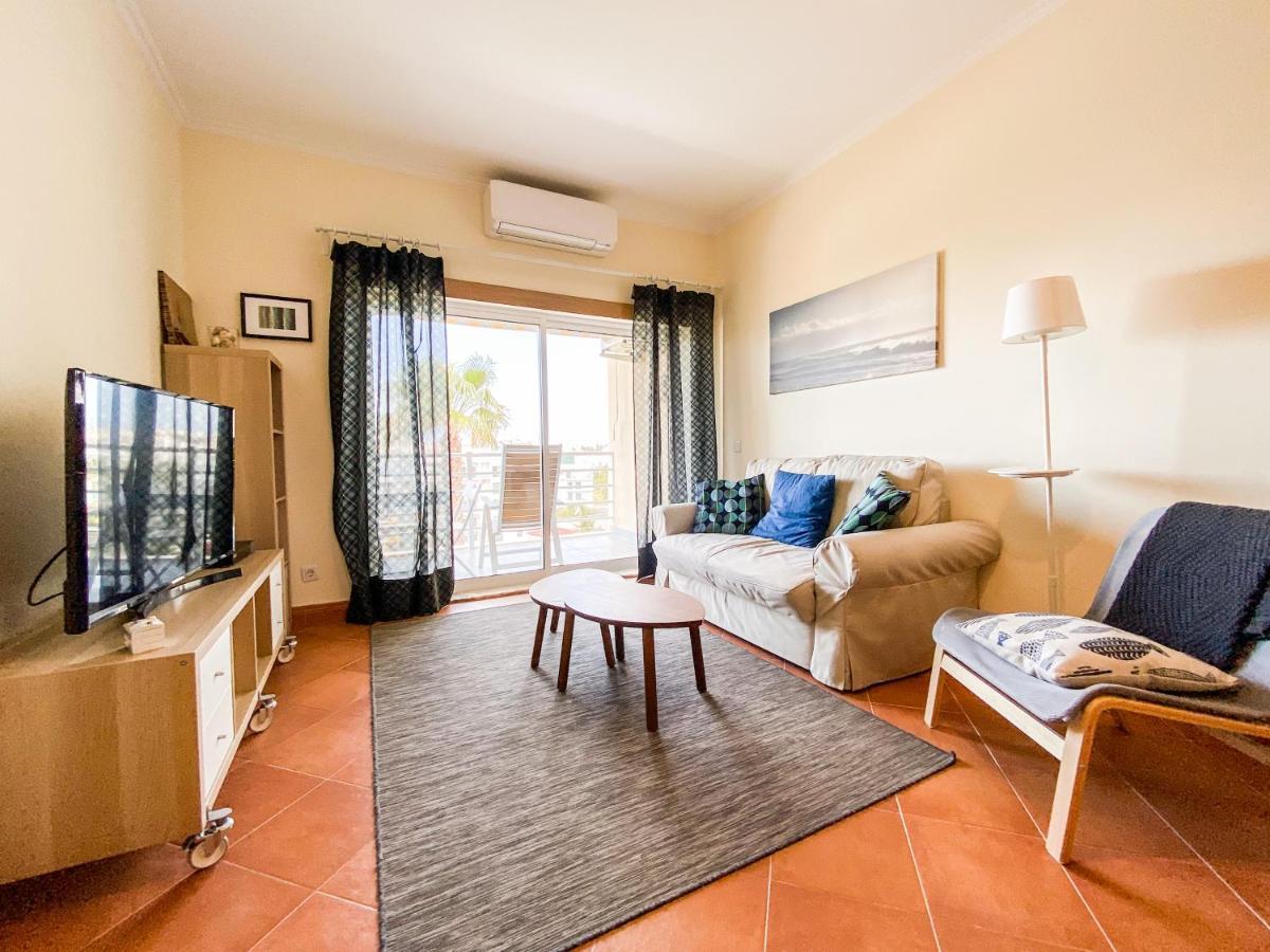 Sea View Apartment By Beach & Marina #1869 ลากอส ภายนอก รูปภาพ