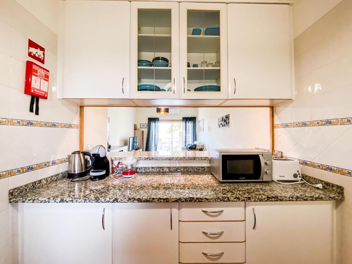 Sea View Apartment By Beach & Marina #1869 ลากอส ภายนอก รูปภาพ