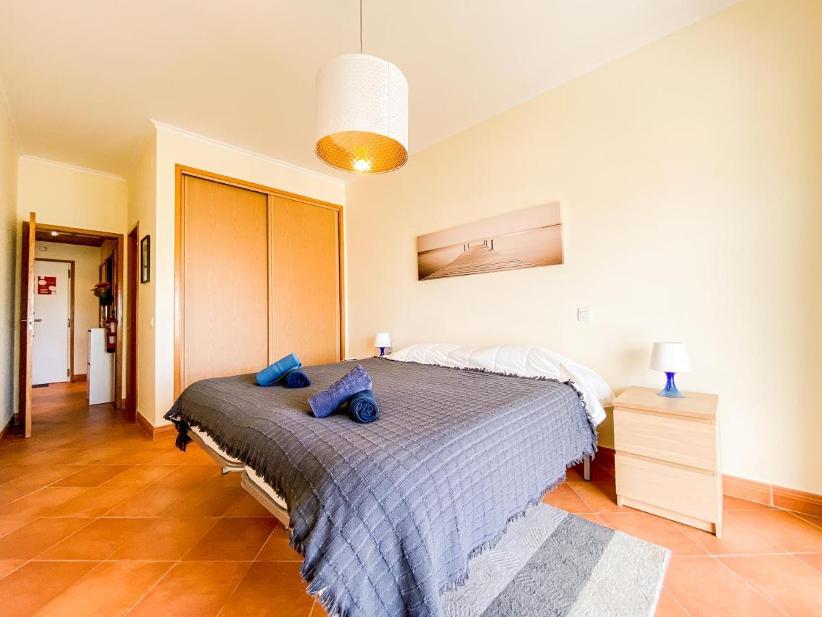 Sea View Apartment By Beach & Marina #1869 ลากอส ภายนอก รูปภาพ