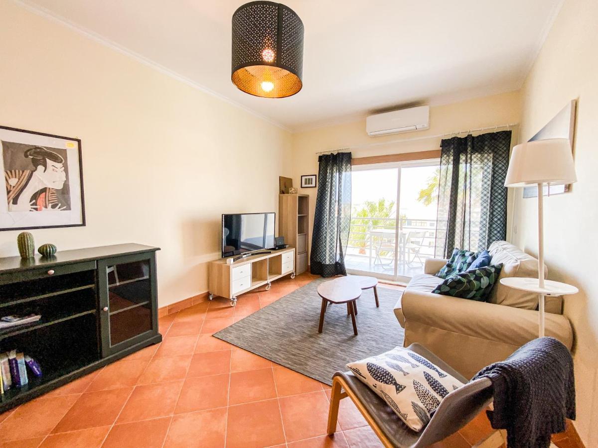 Sea View Apartment By Beach & Marina #1869 ลากอส ภายนอก รูปภาพ